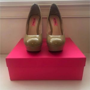 Betsey Johnson Dita Heels